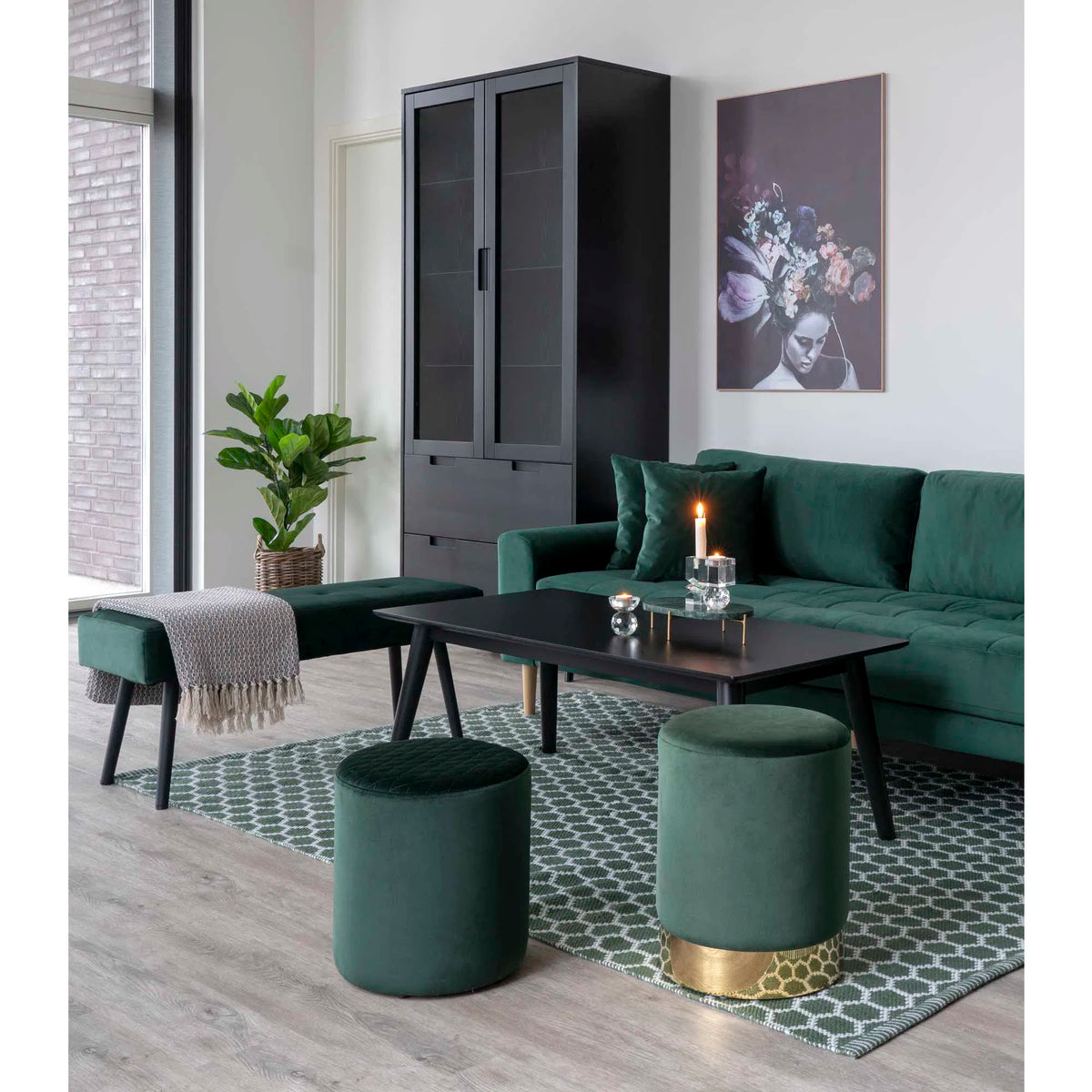 Lido 2,5 Personers Sofa - 2,5 Personers Sofa, mørkegrøn velour med to puder og natur træben, HN1006