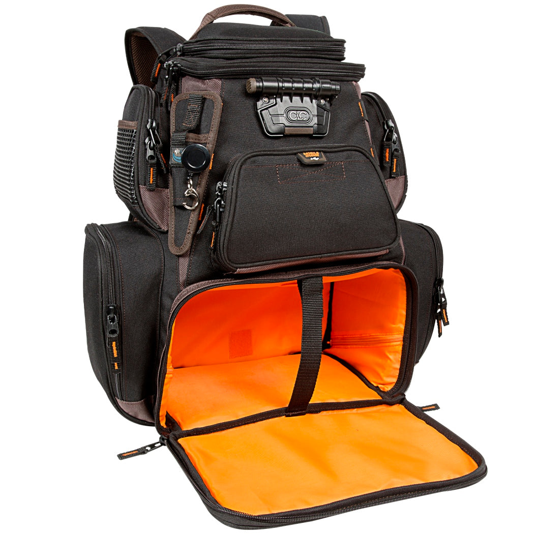 CLC Wild River Nomad XP, rygsæk med lys og E-Charge USB-oplader