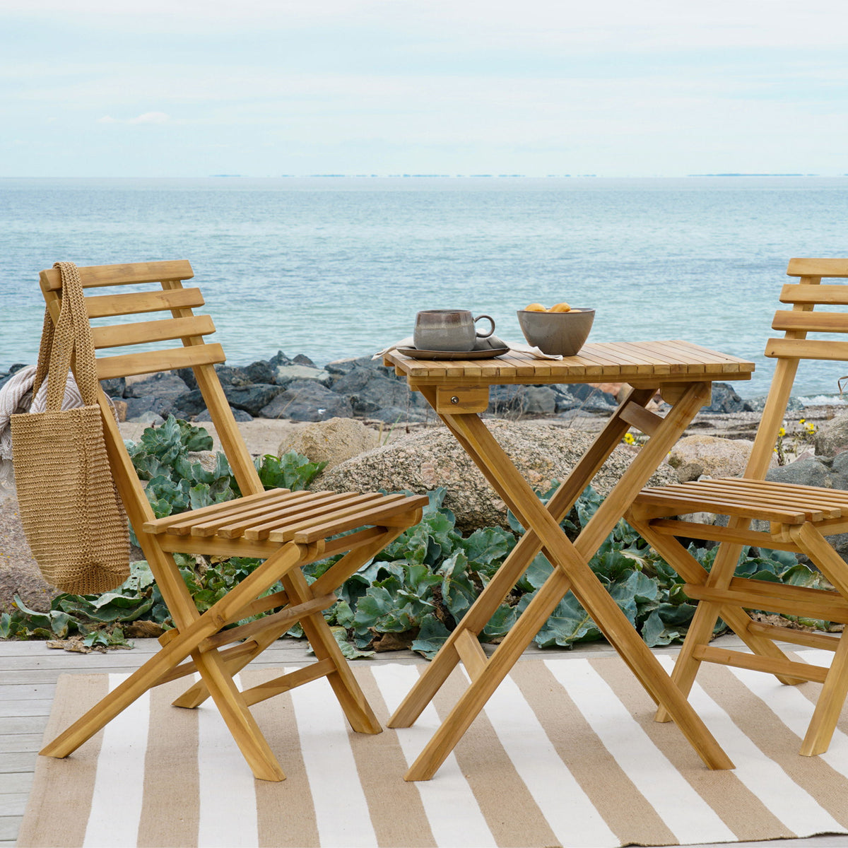 Cuenca Cafésæt - Cafésæt, 2 stole og 1 bord, teak, natur